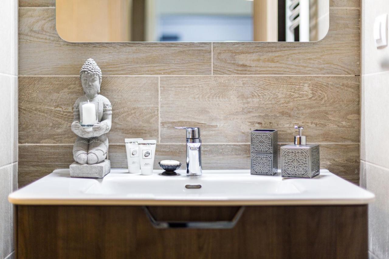 Unique Hotel Apartments Grand Residence 이아시 외부 사진